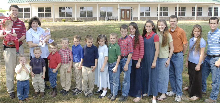 Duggars to stay on TLC