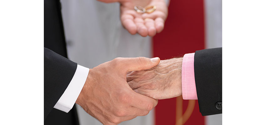 Episcopal Church begins gender-neutral marriage
